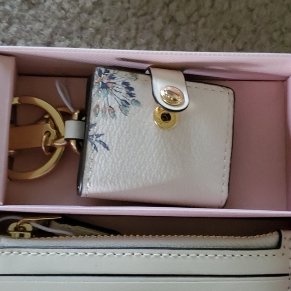 Coach box set sold two new boxed priced - Picture 3 of 5